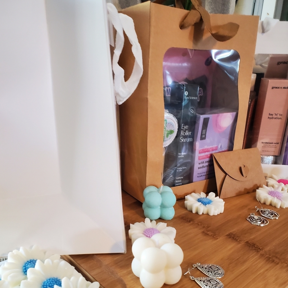 Gift Bundle for Woman - Picture 2 of 10